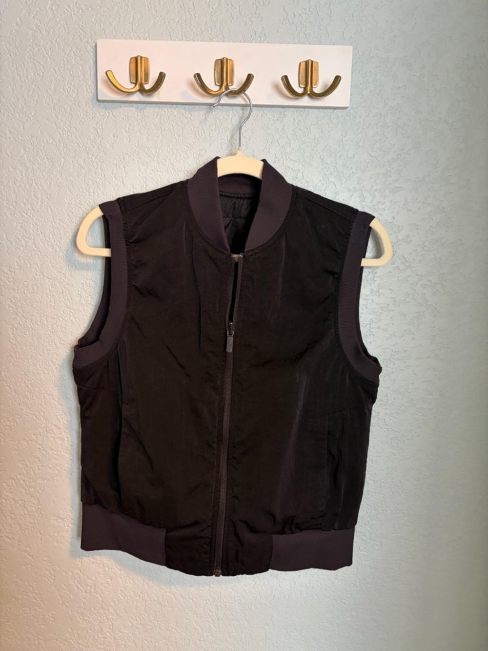 lululemon athletica Black Sleeveless Reversible Puffer Vest - Picture 5 of 7